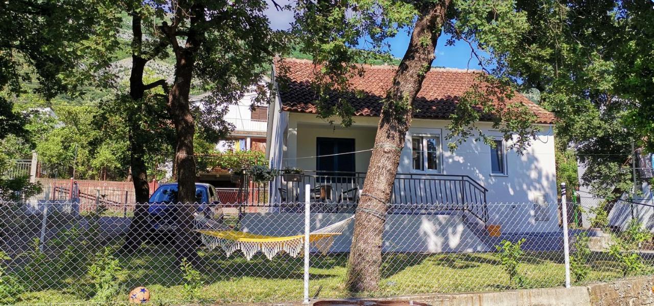 Forest House Sutomore Bagian luar foto
