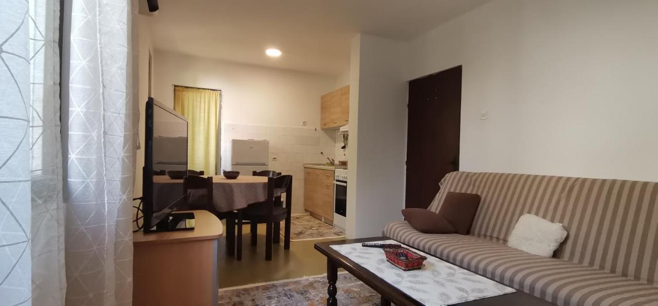 Forest House Sutomore Bagian luar foto